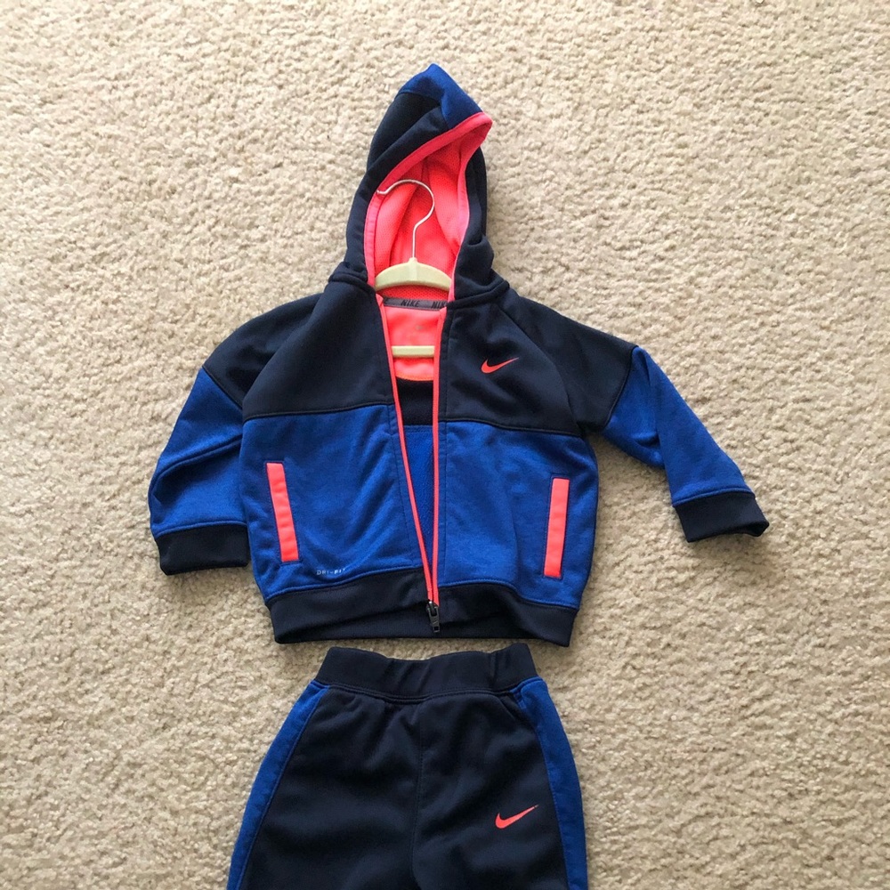 Nike sweat suit
